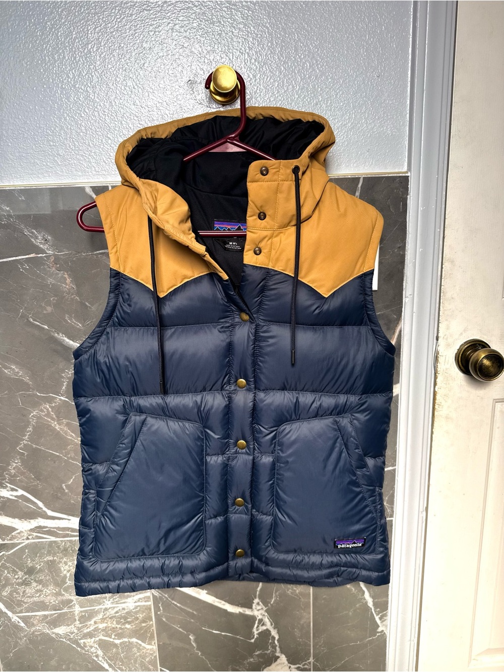 Patagonia hooded Bivy down vest - Picture 2 of 5
